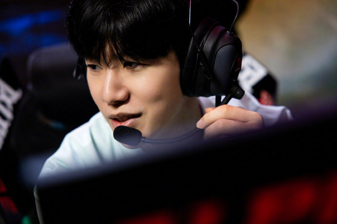 湖人完成重 湖人完成重